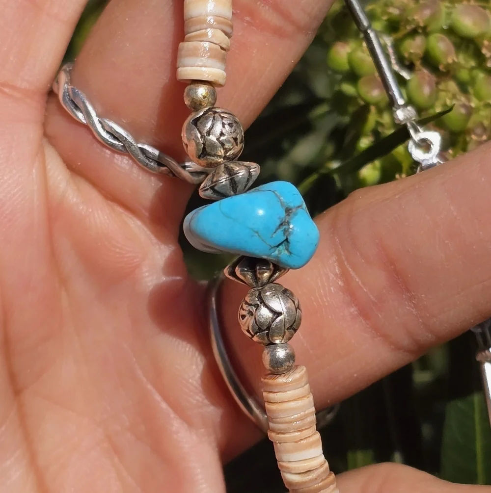 Vintage Native American style heishi chunky howlite turquoise shells bracelet